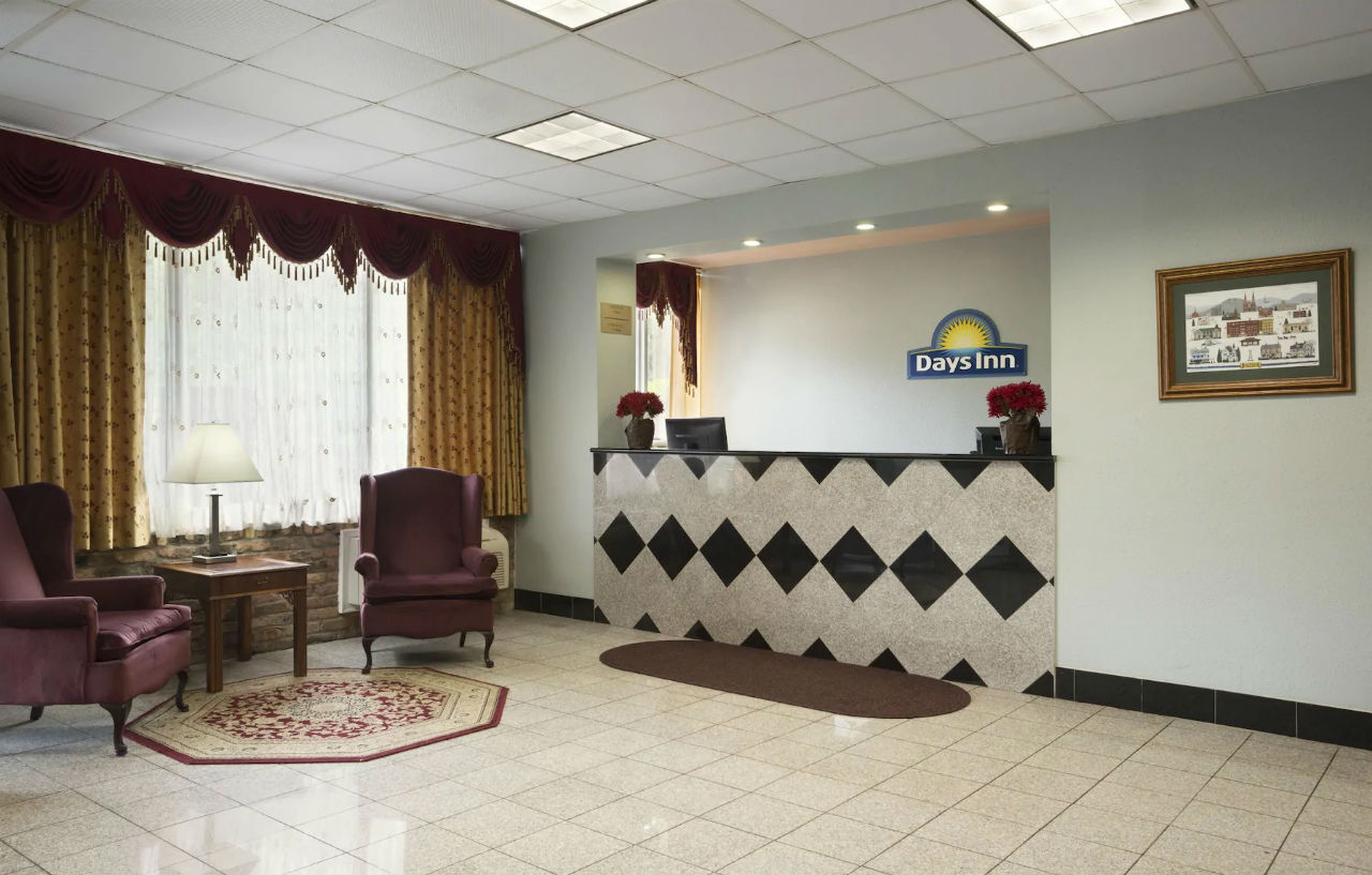 Days Inn Oil City Conference Center Exterior photo